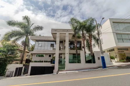 Casa com 9 Quartos para alugar, 1130m² no Praia dos Amores, Balneário Camboriú