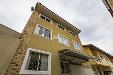 Sobrado com 4 Quartos à venda, 200m² no Novo Mundo, Curitiba
