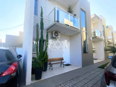 Sobrado com 2 Quartos à venda, 120m² no Jardim Britânia, Caraguatatuba