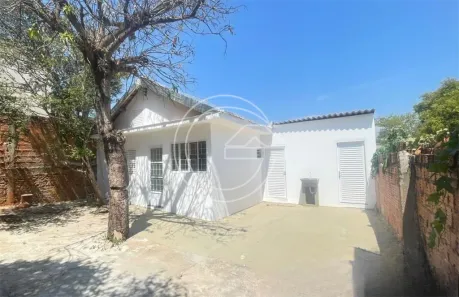 Casa com 2 Quartos para alugar, 10m² no Centro, Marília