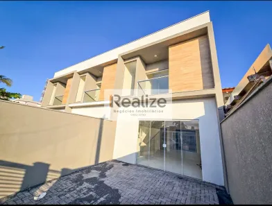 Sobrado com 2 Quartos à venda, 82m² no Itacolomi, Balneário Piçarras