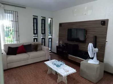 Casa com 3 Quartos à venda, 231m² no São Cristóvão, Teresina