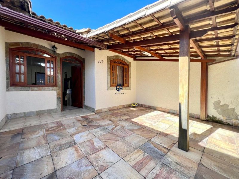 Casa com 2 quartos — Santa Amélia, Belo Horizonte