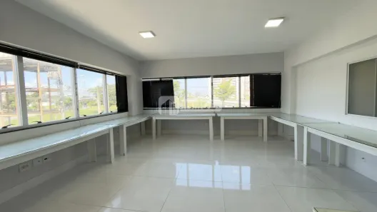 Sala Comercial para alugar, 100m² no Centro, Taubaté