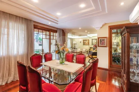 Sobrado com 5 Quartos à venda, 551m² no Vila Jardim, Porto Alegre