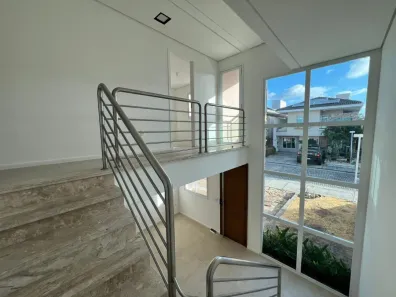 Casa de Condomínio com 4 Quartos para alugar, 176m² no Precabura, Eusébio