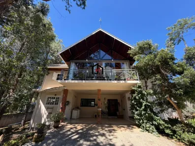 Sobrado com 3 Quartos à venda, 275m² no Vila Natal, Campos do Jordão