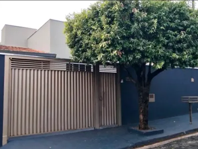 Casa com 3 Quartos à venda, 200m² no Jardim Imperial, Maringá