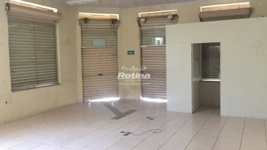 Ponto Comercial para alugar, 130m² no Centro, Uberlândia