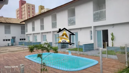 Sobrado com 2 Quartos à venda, 81m² no Balneário Gardem Mar, Caraguatatuba