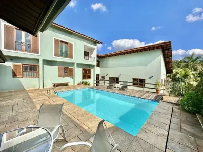 Sobrado com 4 Quartos à venda, 377m² no Águas da Fazendinha, Carapicuíba