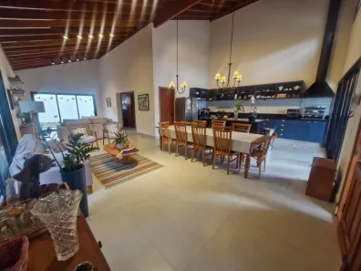 Casa com 3 Quartos à venda, 250m² no Chácara Vale do Rio Cotia, Carapicuíba