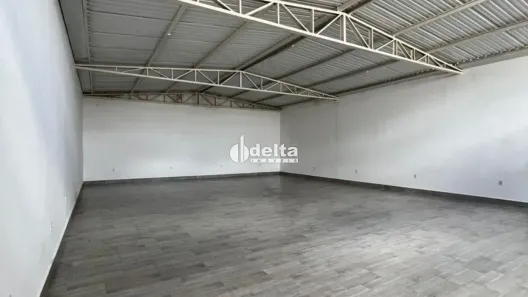 Ponto Comercial com 2 Quartos à venda, 57m² no Segismundo Pereira, Uberlândia