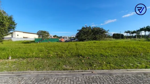 Lote/Terreno à venda, 301m² no Justiniano Serpa, Aquiraz