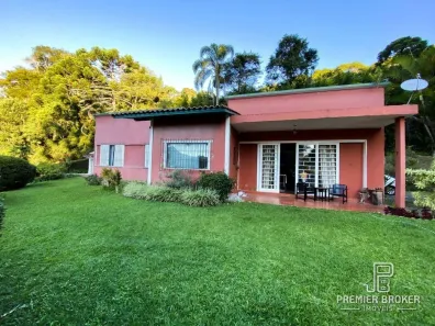 Casa com 4 Quartos à venda, 133m² no Golfe, Teresópolis