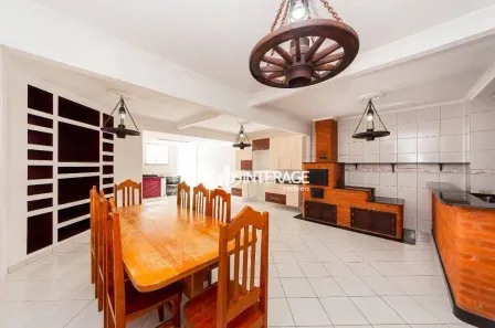 Sobrado com 4 Quartos à venda, 300m² no São João, Curitiba