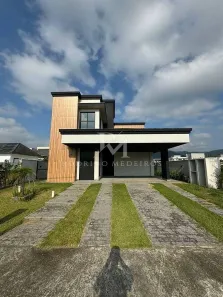 Casa de Condomínio com 4 Quartos à venda, 225m² no Santa Regina, Camboriú