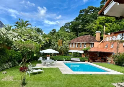 Casa com 8 Quartos à venda, 400m² no Corrêas, Petrópolis