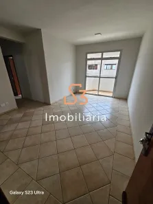 Apartamento com 3 Quartos para alugar, 85m² no Umuarama, Uberlândia