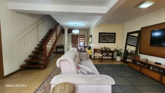Casa com 3 Quartos à venda, 142m² no Passo da Areia, Porto Alegre