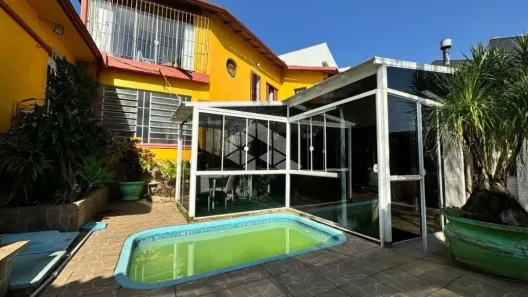 Casa com 3 Quartos à venda, 300m² no Vila Ipiranga, Porto Alegre