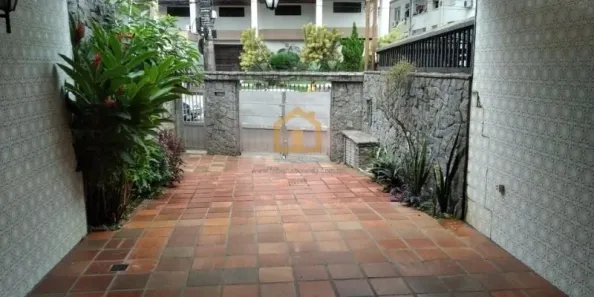 Casa com 4 Quartos à venda, 200m² no Boqueirão, Santos