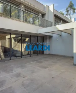 Casa de Condomínio com 3 Quartos à venda, 200m² no Tamboré, Santana de Parnaíba