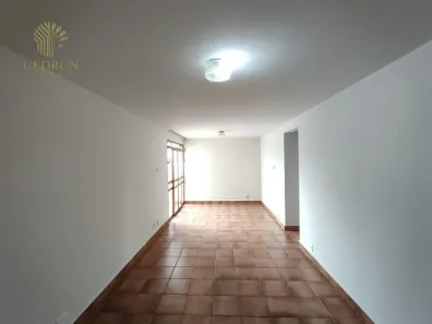 Apartamento com 3 Quartos para alugar, 83m² no Zona 01, Maringá