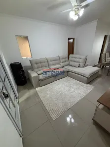 Casa com 2 Quartos para alugar, 130m² no Parque dos Príncipes, Jacareí