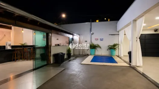 Casa com 1 Quarto à venda, 120m² no Tubalina, Uberlândia