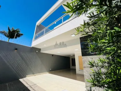 Casa com 4 Quartos à venda, 244m² no Jardim Verônica, Maringá