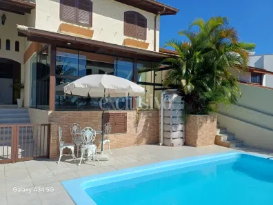 Casa com 5 Quartos à venda, 240m² no Abraão, Florianópolis
