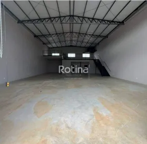 Galpão/Depósito/Armazém para alugar, 360m² no Novo Mundo, Uberlândia