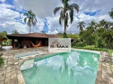 Sobrado com 5 Quartos para venda ou aluguel, 757m² no Vila Santo Antônio, Cotia