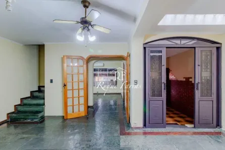 Sobrado com 4 Quartos à venda, 250m² no Vila Campesina, Osasco