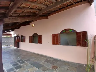 Casa com 5 Quartos para alugar, 205m² no Monte Castelo, Juiz de Fora