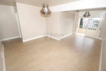 Apartamento com 2 Quartos para alugar, 101m² no Centro, Pelotas