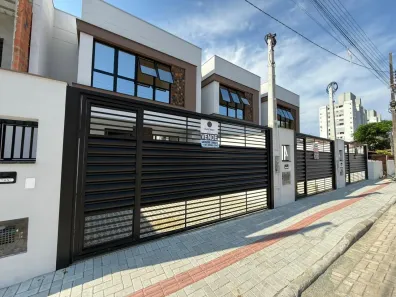 Sobrado com 2 Quartos à venda, 83m² no Itacolomi, Balneário Piçarras