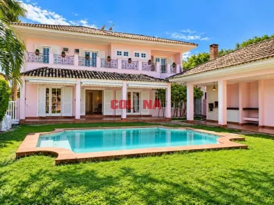 Casa de Condomínio com 5 Quartos à venda, 750m² no Itaipu, Niterói