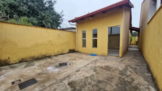 Casa com 2 Quartos para alugar, 65m² no Conjunto Vera Cruz, Goiânia