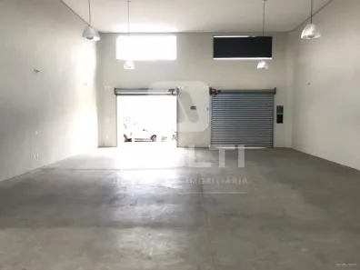 Casa com 1 Quarto para alugar, 260m² no Laranjeiras, Uberlândia