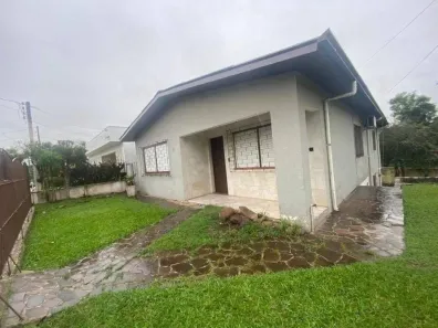 Casa com 3 Quartos para alugar, 180m² no Centro, Gravataí