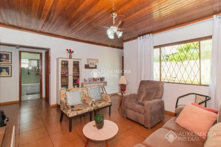 Casa com 2 Quartos à venda, 138m² no Vila Nova, Porto Alegre