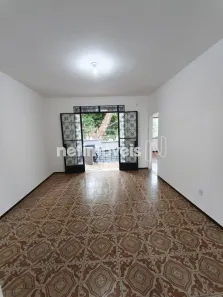 Casa com 3 Quartos à venda, 332m² no Floresta, Belo Horizonte