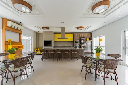 Casa de Condomínio com 4 Quartos à venda, 236m² no São Braz, Curitiba