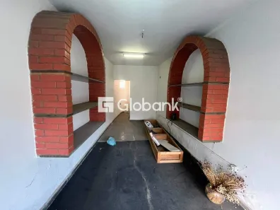Ponto Comercial para alugar, 25m² no Centro, Montes Claros