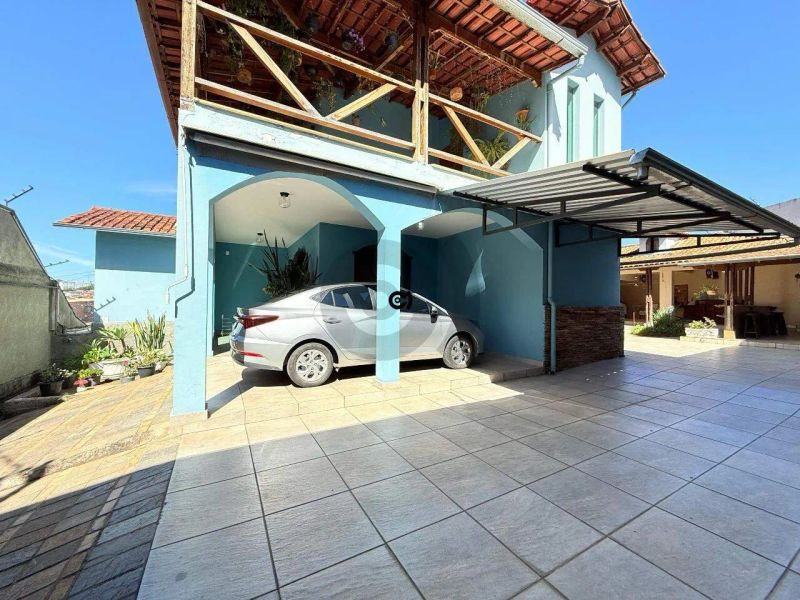 Casa com 4 quartos — Glória, Belo Horizonte