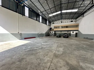 Galpão/Depósito/Armazém à venda, 717m² no Batistini, São Bernardo do Campo