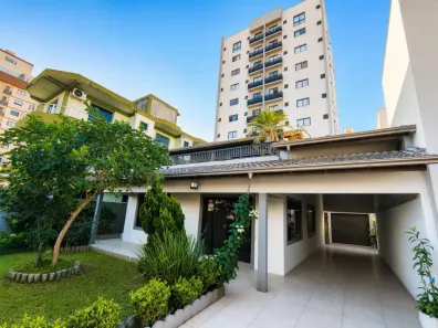 Casa com 3 Quartos à venda, 305m² no Centro, Navegantes