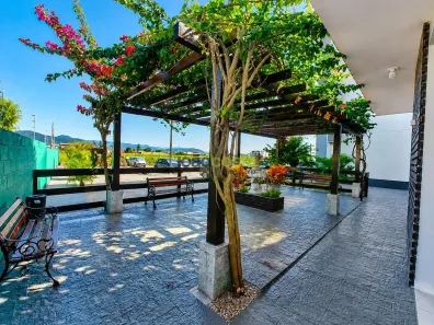 Apartamento com 2 Quartos para alugar, 46m² no Pachecos, Palhoça
